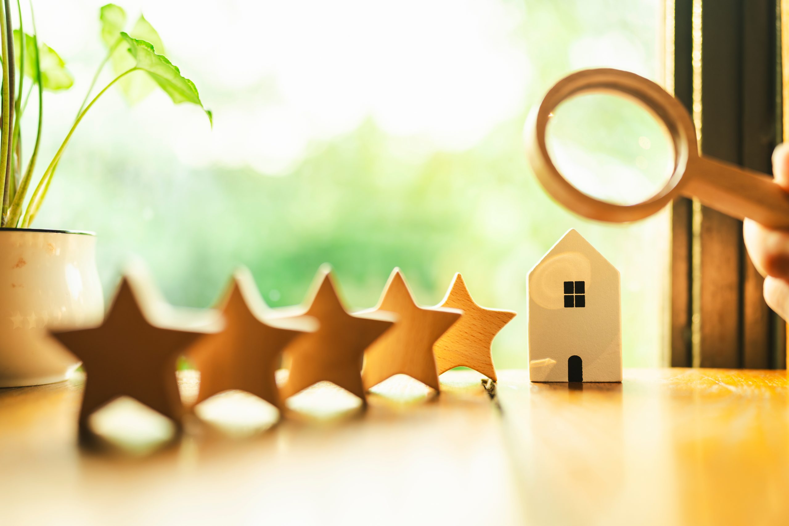 7 reasons to get regular home insurance reviews - banner image